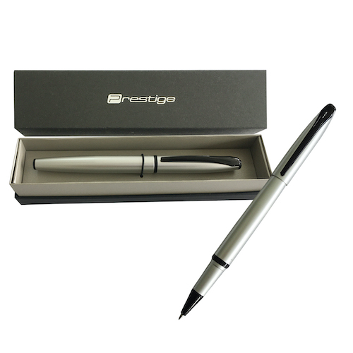 BOLÍGRAFO PRESTIGE, CUERPO PLATEADO, PUNTA C/TAPA EN ESTUCHE